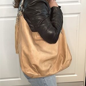 Hobo bag in the perfect fall color!